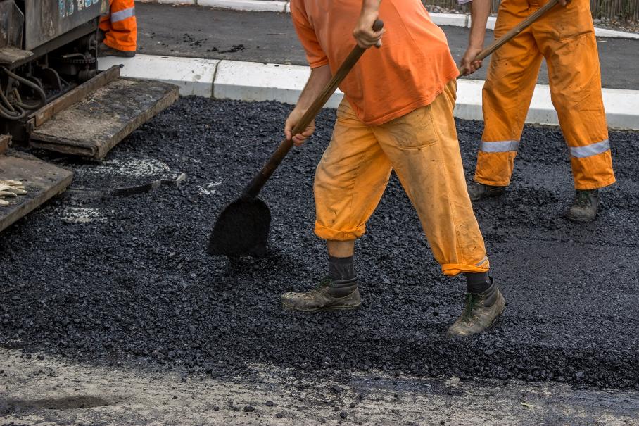 В России будут чаще ремонтировать дороги старым асфальтом