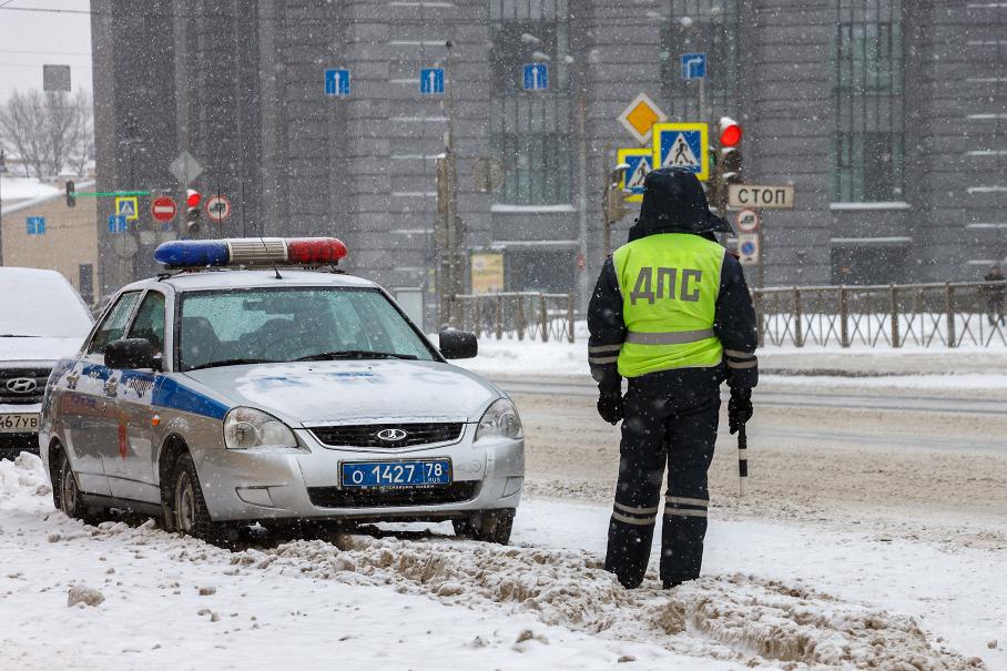 В России хотят разрешить завершать обгон через сплошную