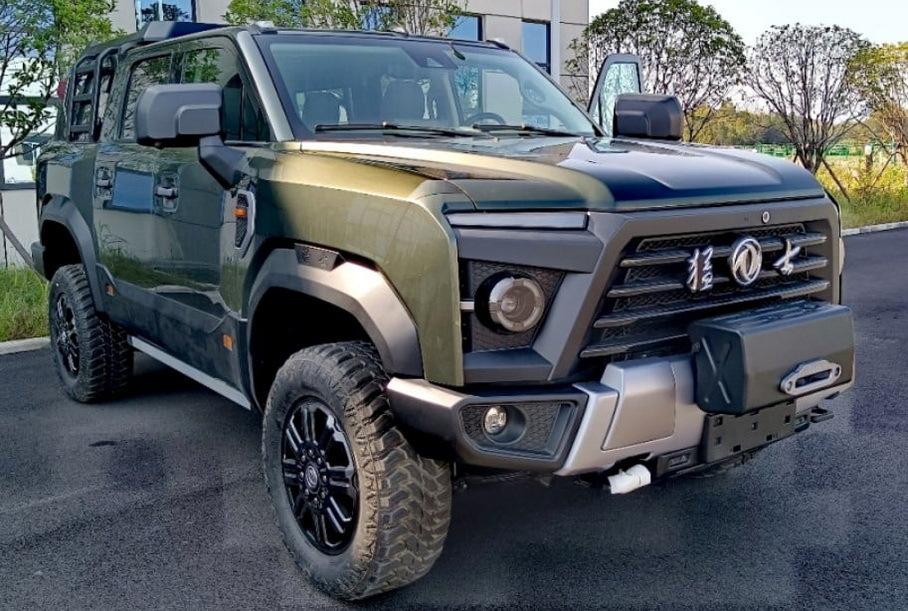 Раскрыт трехрядный супервездеход Dongfeng с грузовым дизелем