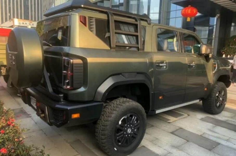 Раскрыт трехрядный супервездеход Dongfeng с грузовым дизелем