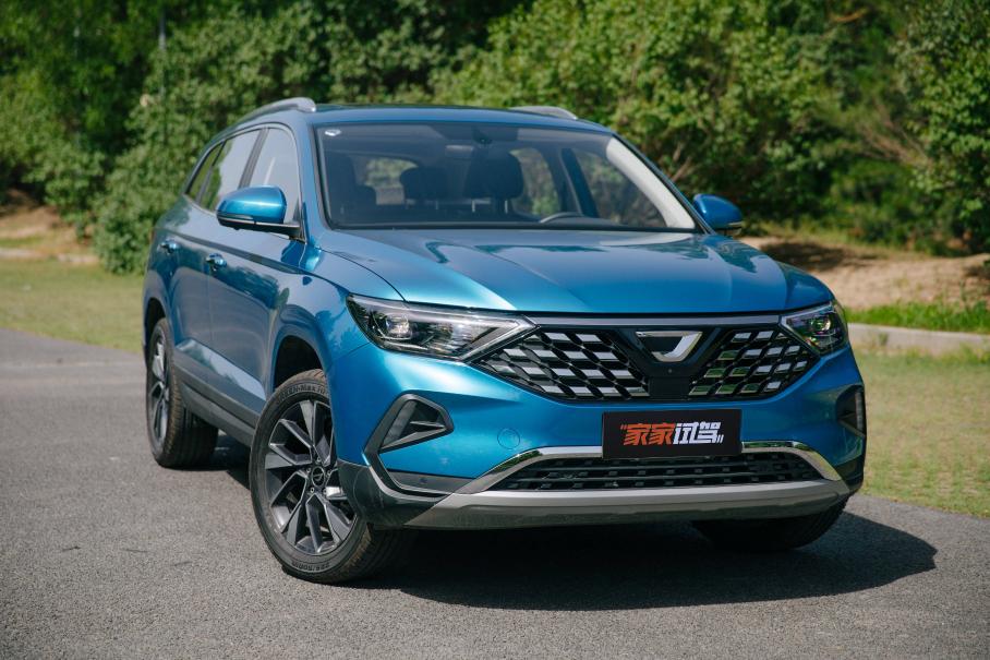 В России появятся кроссоверы Jetta за 3 млн рублей