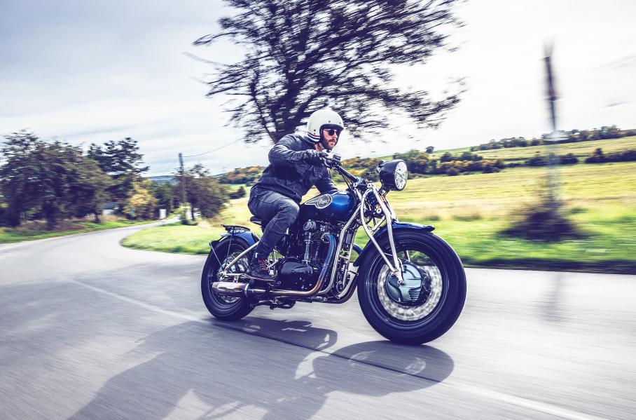 Создатели гиперкара Praga Bohema выпустили ретромотоцикл