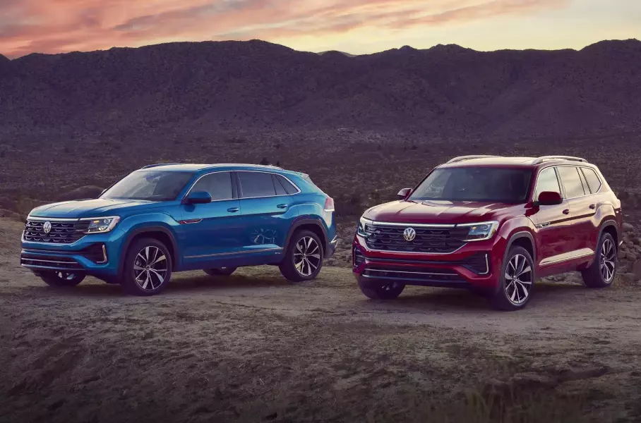 Обновлённые BMW X5 и X6, новый кроссовер Toyota и последние Lamborghini с атмосферным V12: главное за неделю