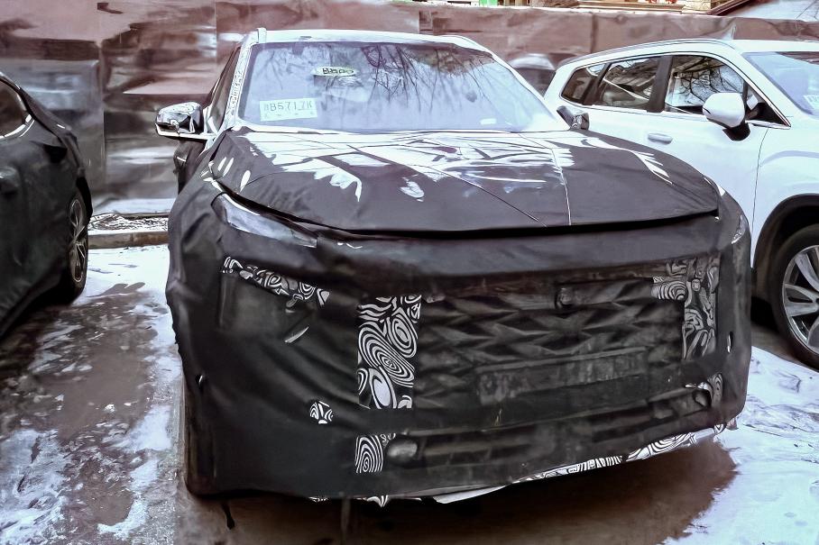 Geely Galaxy L7 выехал на тесты: первая шпионская фотография