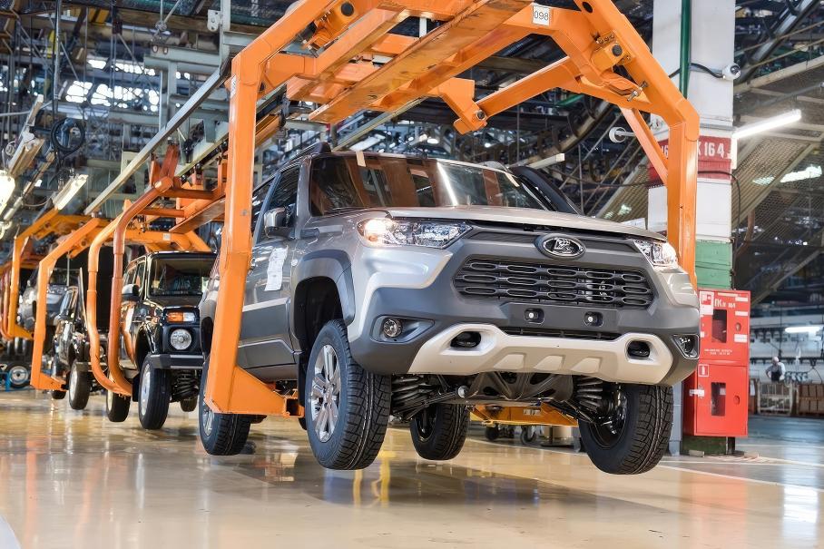 АвтоВАЗ будет собирать машины по субботам до конца года