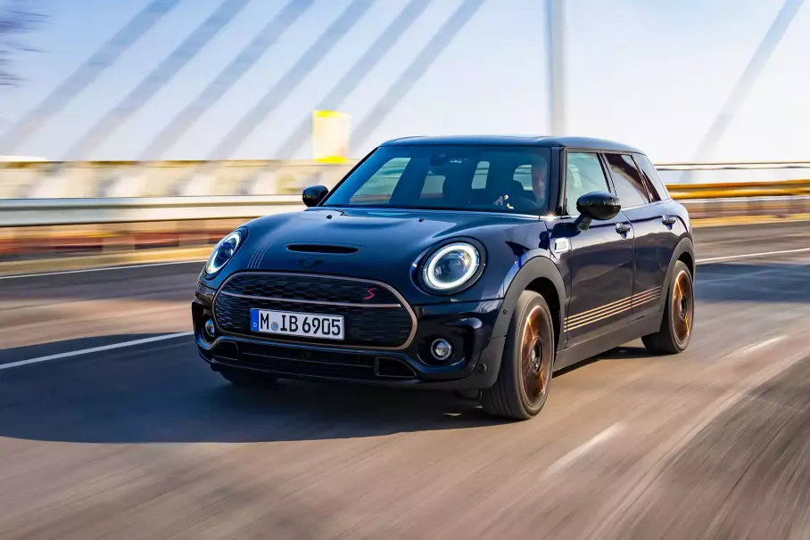 Самый быстрый и мощный Dodge, последнее купе Rolls-Royce с V12 и новый Hyundai Solaris: главное за неделю