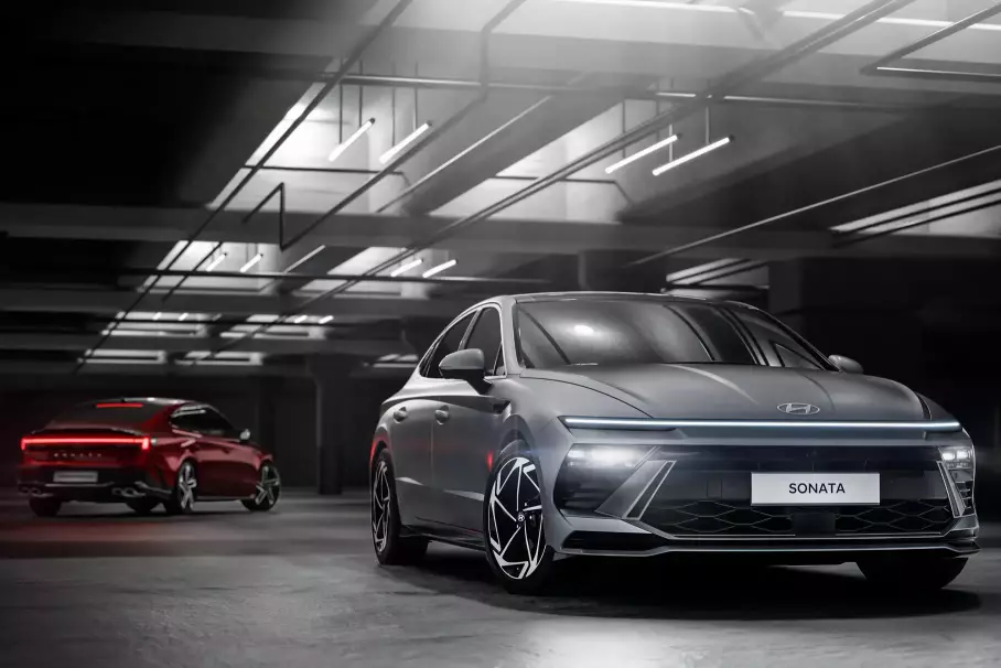 Новый гиперкар Lamborghini, обновлённая Hyundai Sonata и рестайлинг Porsche Cayenne: главное за неделю