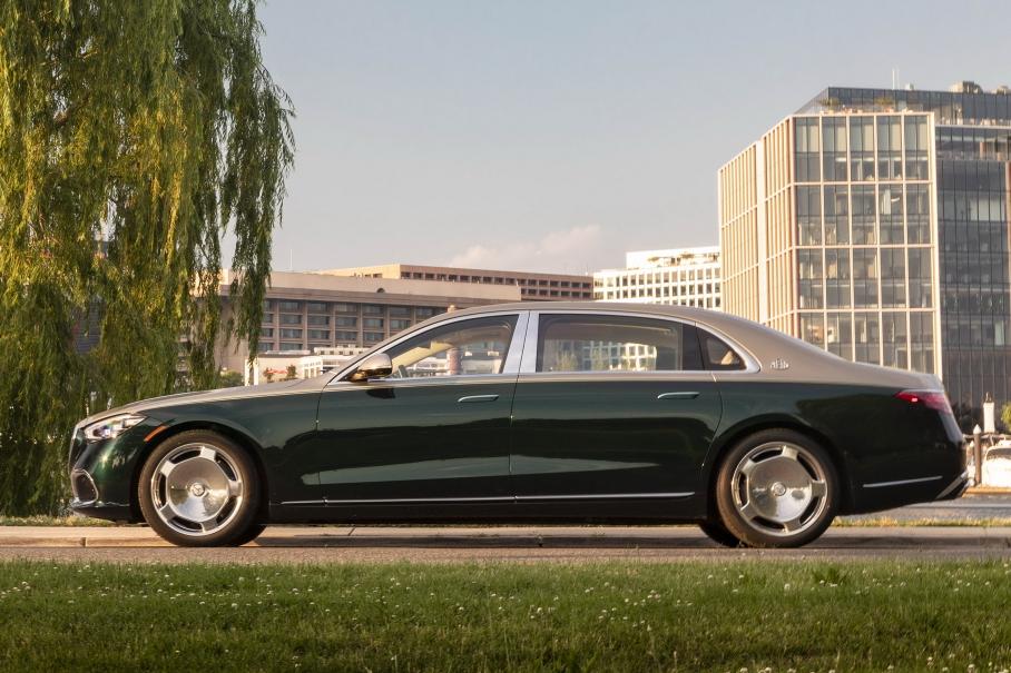 «Мерседес» отзывает новые лимузины Maybach из-за негерметичного салона