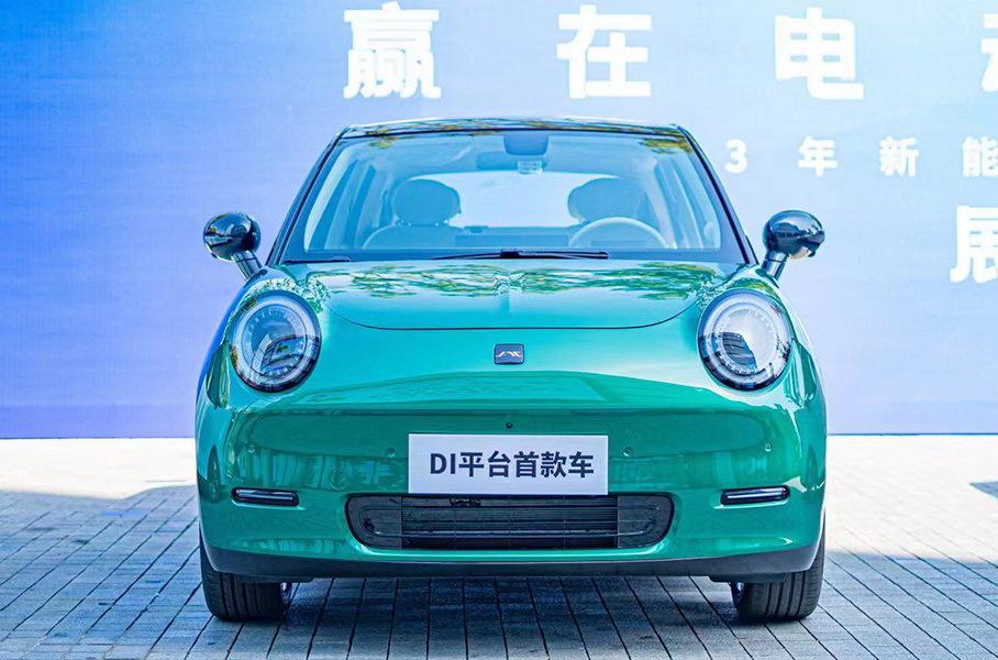 JAC показал салон нового бюджетного электрокара в стиле MINI