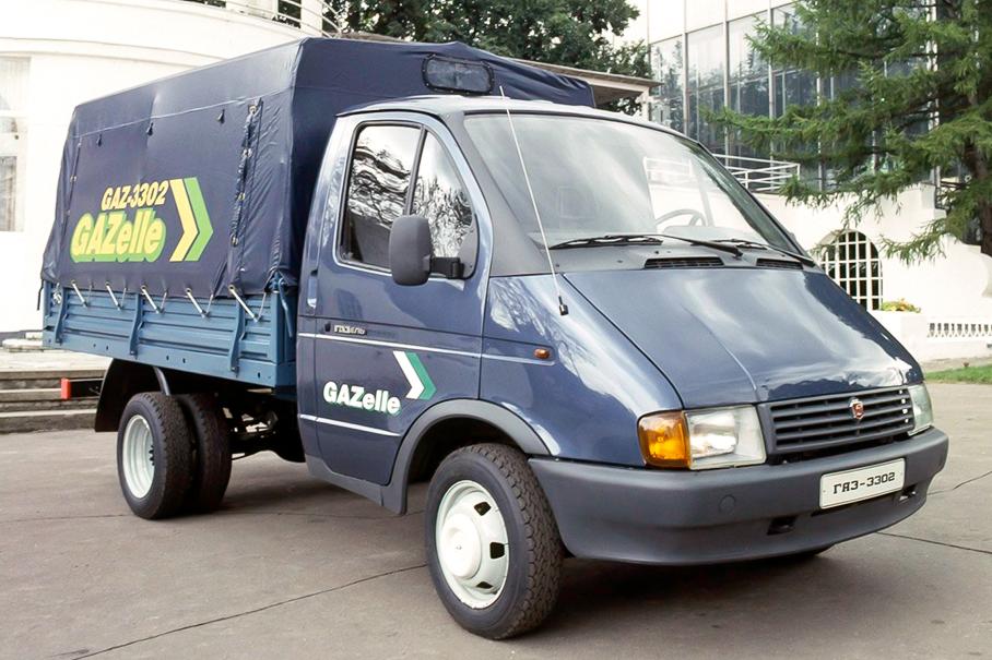 ГАЗ-3302, наконец-то получивший нормальное название «Газель» (также GAZelle) помимо цифрового индекса 3302, начали выпускать летом 1994 года