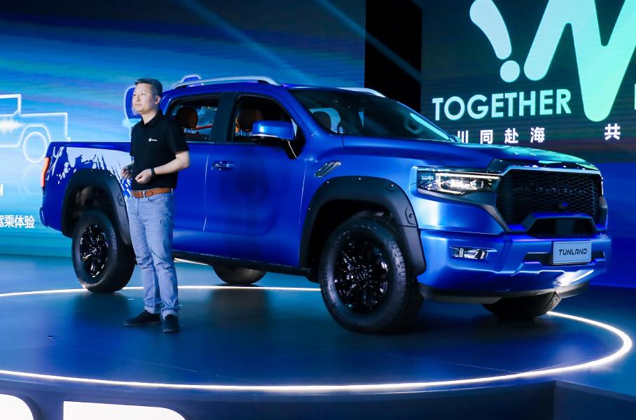 Foton показала новый пикап с гибридной установкой