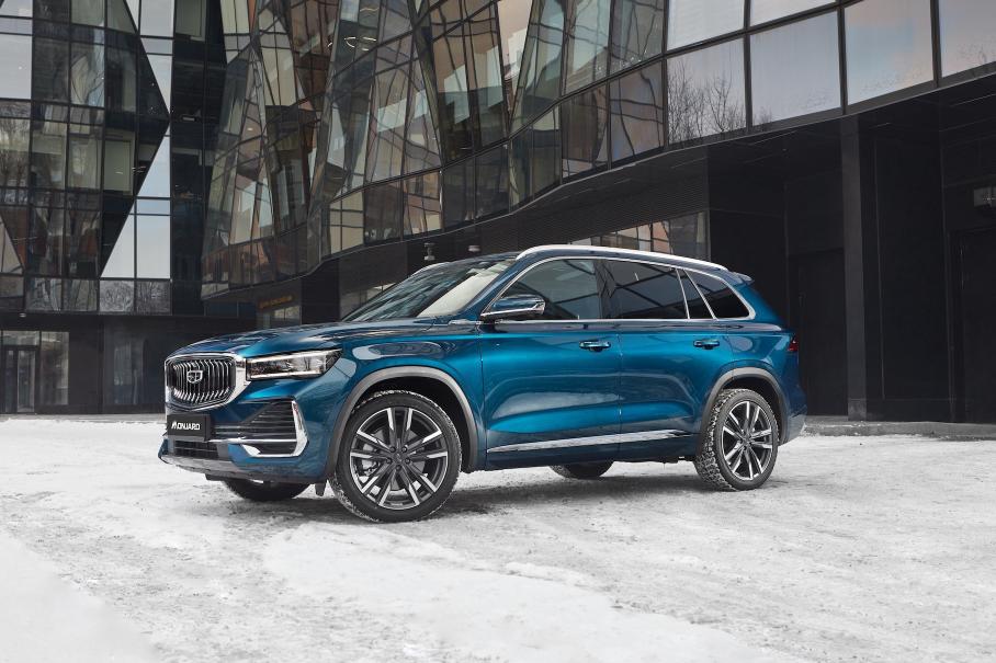 В России появились очень дешевые кроссоверы Geely Monjaro. Но есть нюанс