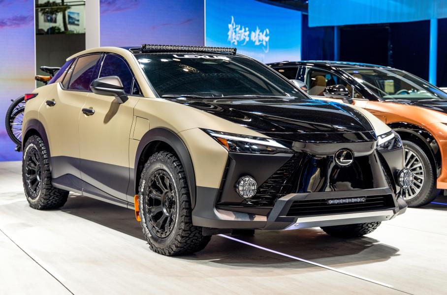 Электрический кроссовер Lexus приспособили для поездок на природу