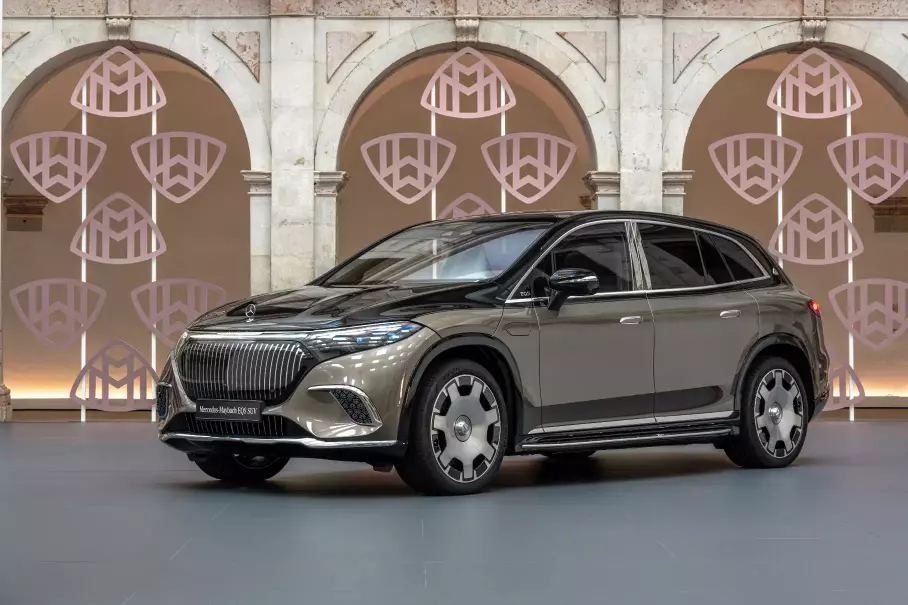 Обновлённый Porsche Cayenne, первый электрокар Mercedes-Maybach и G-Class в стиле 1980-х: главное за неделю