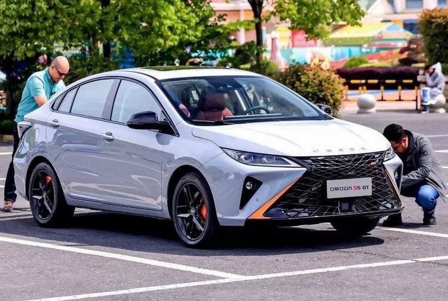 Omoda показала спортивный седан S5 GT, который появится в России