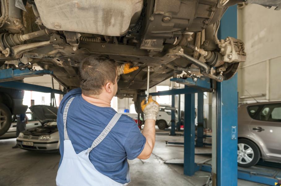 Владельцы китайских автомобилей в России могут остаться без запчастей