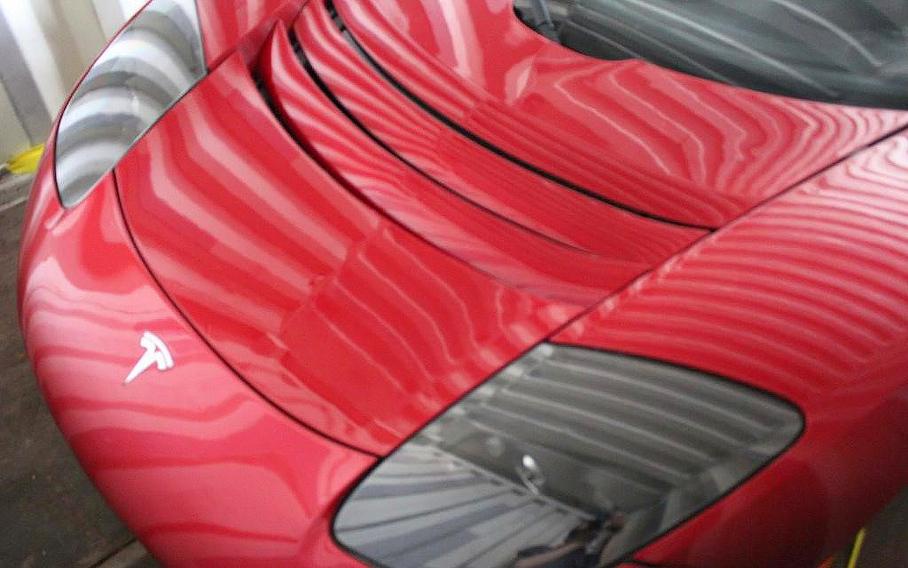 Найдены три Tesla Roadster, которые на 13 лет забыли в грузовом контейнере