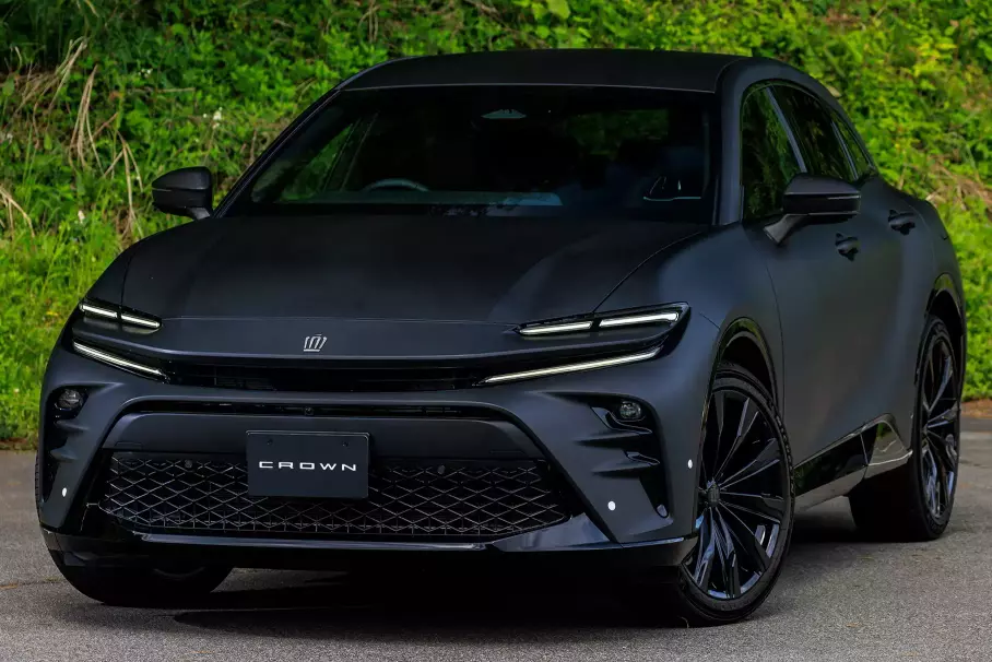 Обновлённые Mercedes‑AMG GT 4-Door Coupe, трековый пакет для Tesla Model S Plaid и новый электрический MINI Cooper: главное за неделю