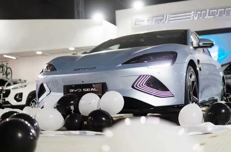 В Китае резко выросли продажи новых автомобилей