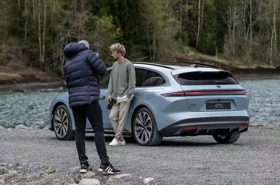 Китайский суперуниверсал Nio для Европы: официальные фотографии