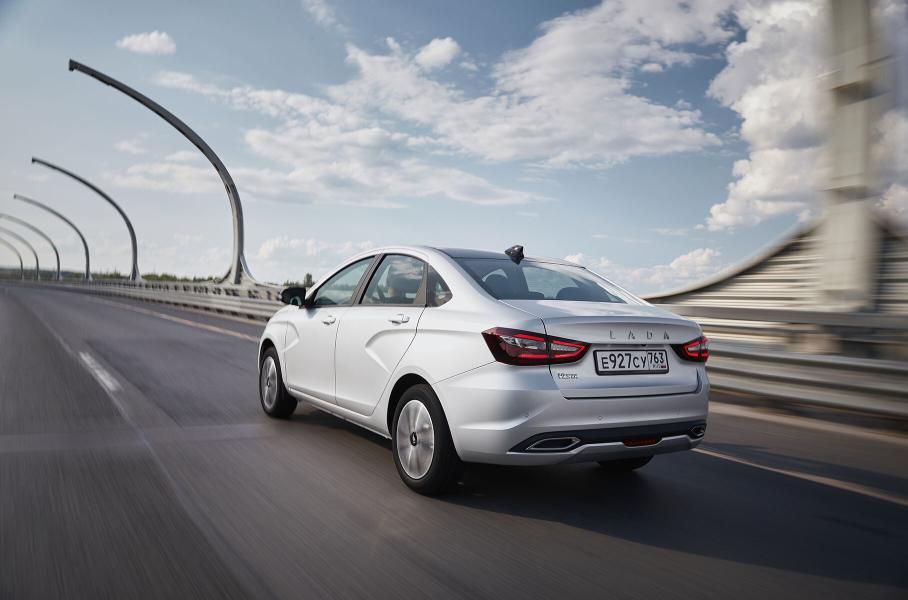 Новая Lada Vesta: первая встреча с автомобилем, который мы ждали год