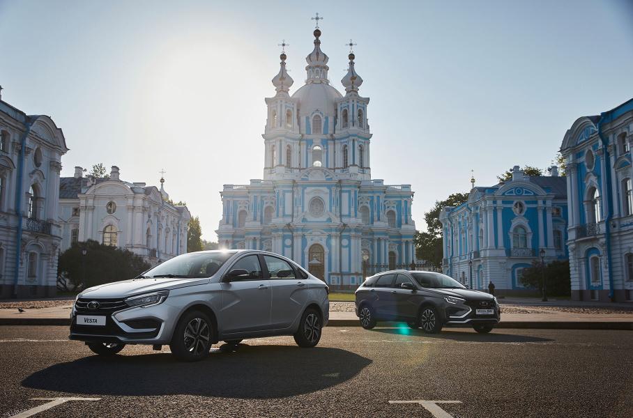 Новая Lada Vesta: первая встреча с автомобилем, который мы ждали год