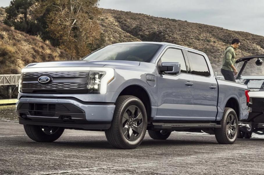 Выяснилось, как снижается запас хода электропикапа Ford под нагрузкой