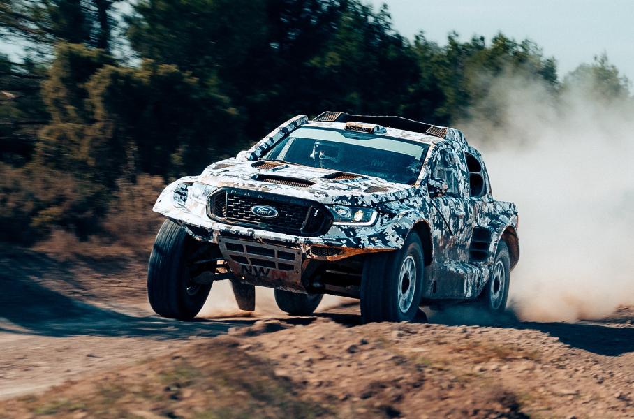 Ford будет участвовать в «Дакаре»: показан гоночный пикап