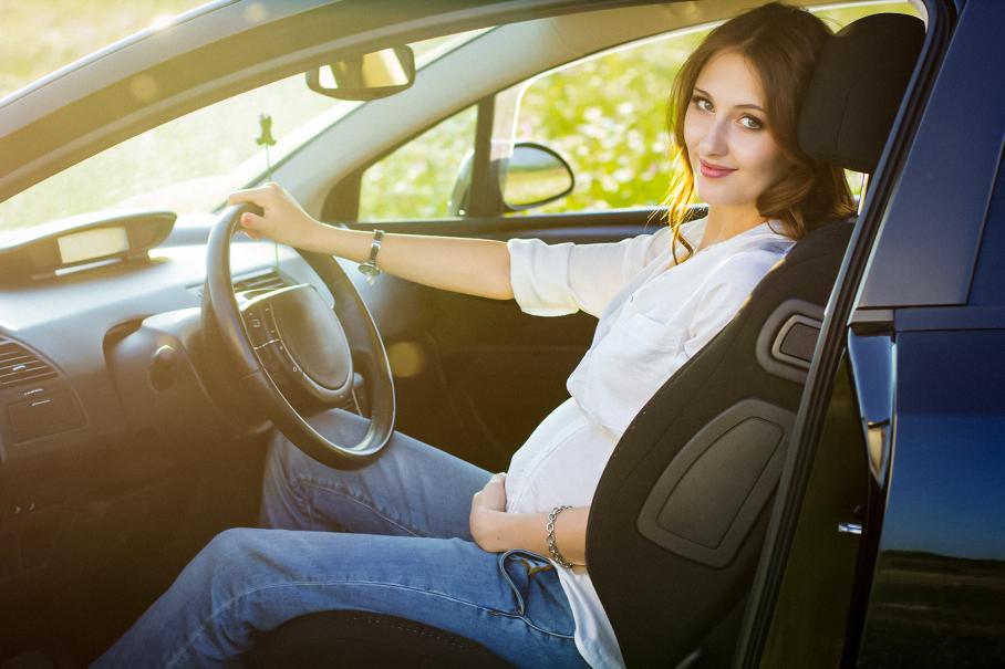 В России может появиться автомобильный знак «Беременная»