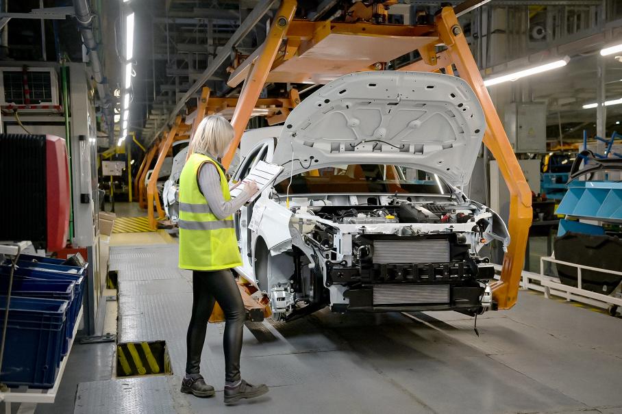 АвтоВАЗ на треть увеличит производство в 2024 году