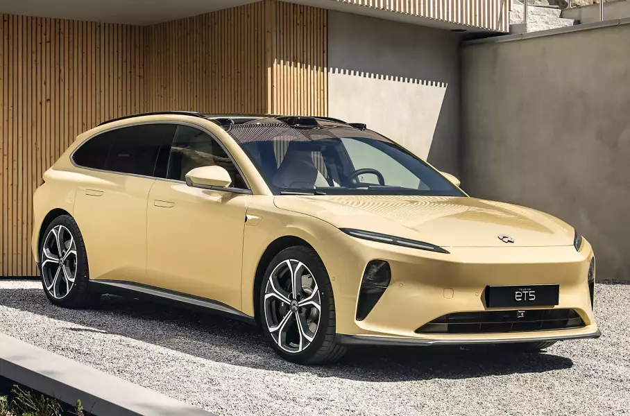 Электросуперкар Mercedes-Benz, обновлённый Land Rover Discovery Sport и новый рекорд гиперкара Koenigsegg: главное за неделю