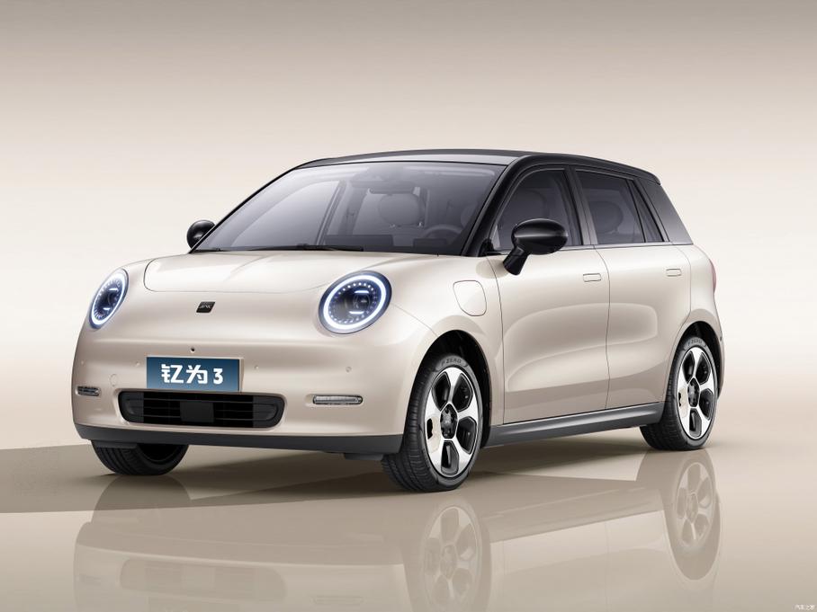 JAC начал продажи стильного хэтчбека на 45% дешевле «Москвича 3e»