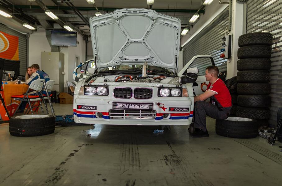 В Подмосковье прошел второй этап российских ретрогонок Classic Touring