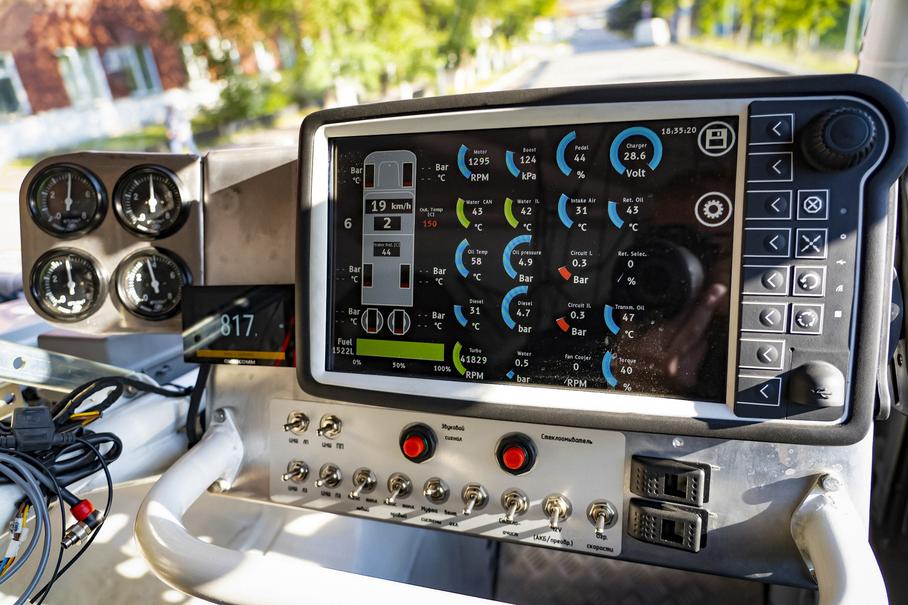 «Урал» представил гоночный грузовик для ралли-марафона