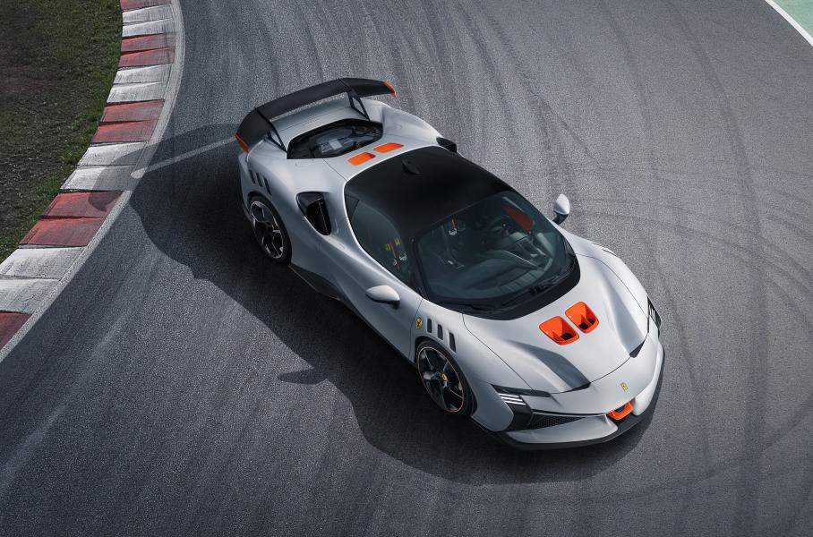 Представлен 1030-сильный супергибрид Ferrari SF90 XX