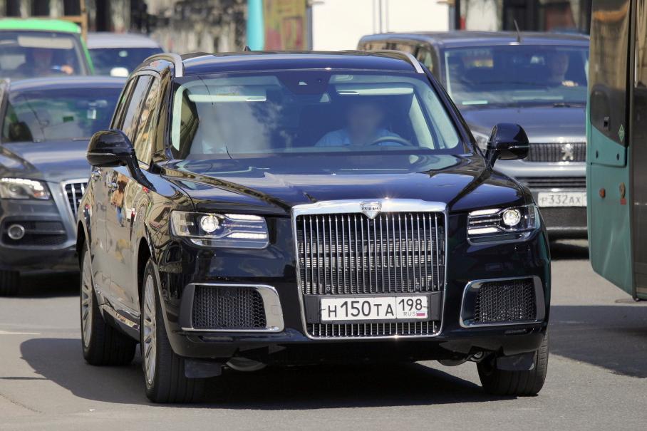 Выяснилось, кто приобрел первый серийный Aurus Komendant