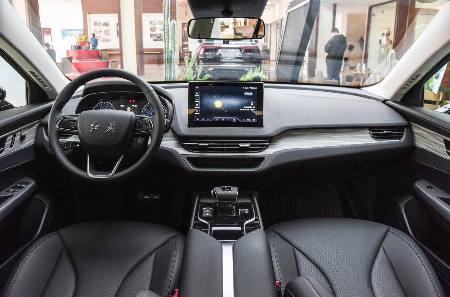 Hongqi начала продажи электроседана с запасом хода до 605 км