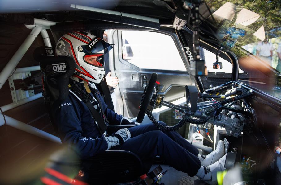 Победить в абсолютном зачёте Ромену Дюма на электрическом Ford Supervan 4.2 не удалось. Но первое место в зачёте Pikes Peak Open он взял, причём с полуминутным перевесом!