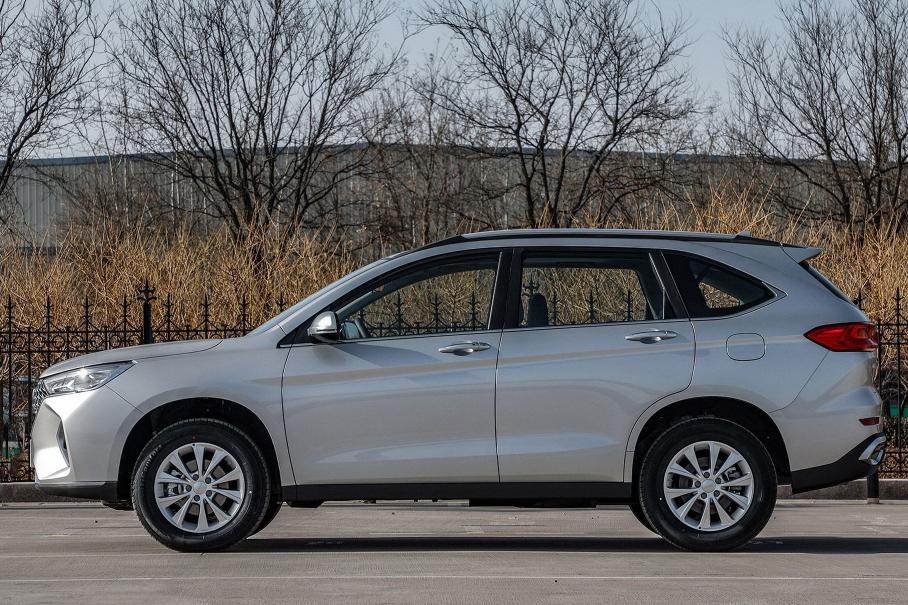 В России стартовали продажи нового дешевого кроссовера Haval