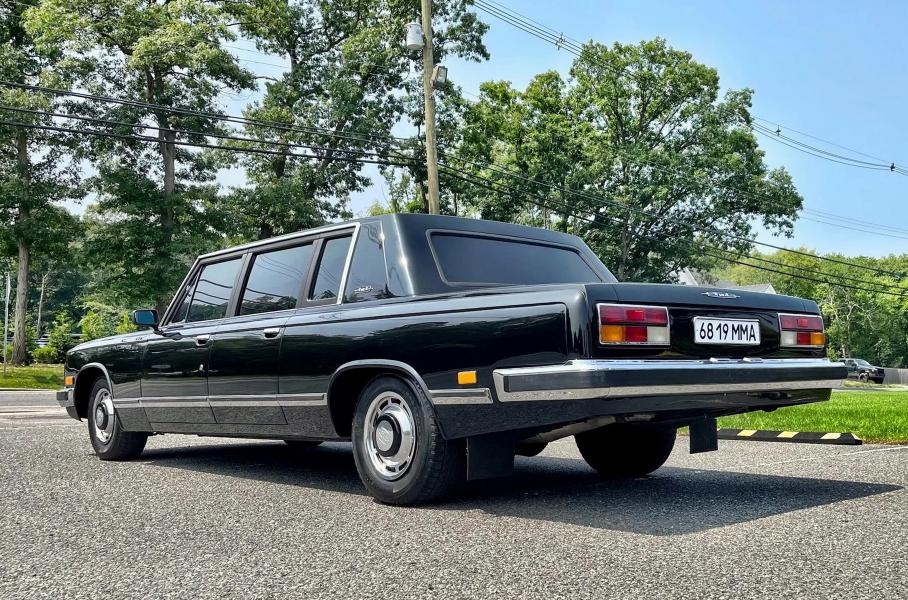 В США продают на аукционе лимузин ЗиЛ из автобазы УДП