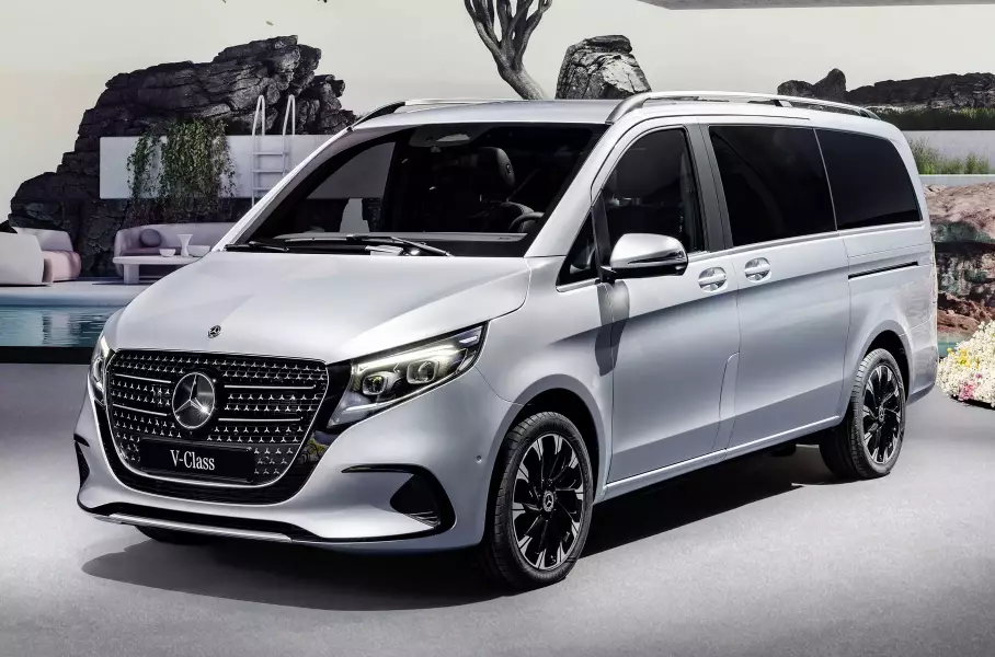 Обновлённый Mercedes-Benz V-Class, рестайлинговый седан Hyundai Elantra N и пикап Mitsubishi L200 нового поколения: главное за неделю
