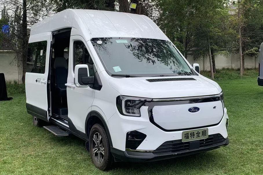 Представлен новый Ford Transit с дизайном в духе пикапа Ranger