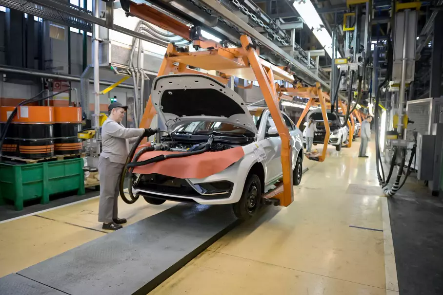 АвтоВАЗ возобновил производство автомобилей