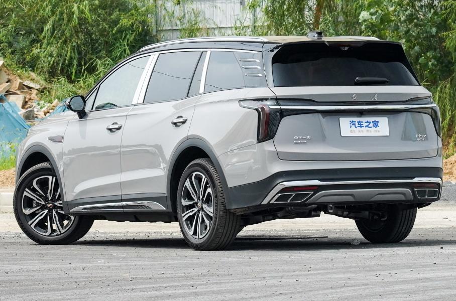 Hongqi начала продажи нового трехрядного пятиметрового кроссовера