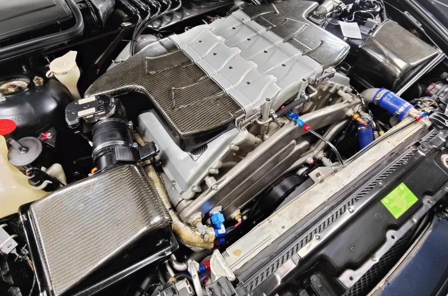 Продается уникальный BMW, на котором Volkswagen испытал мотор W10