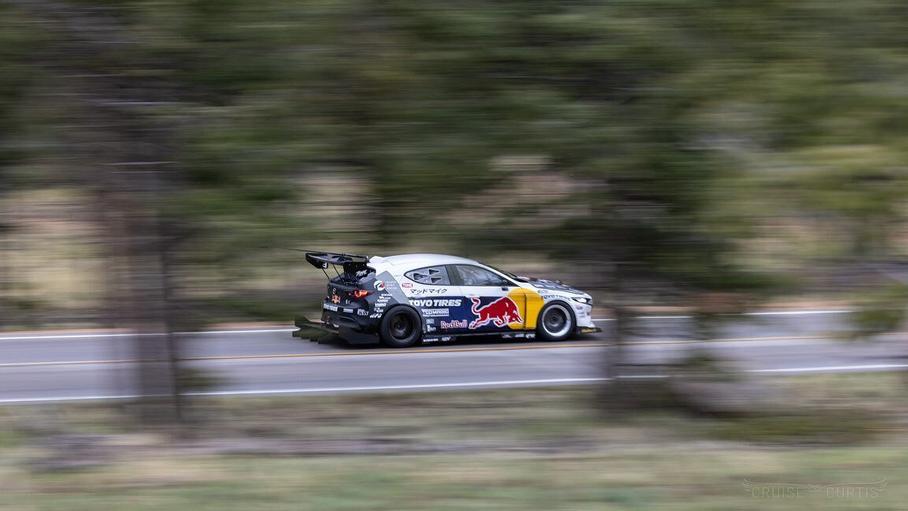 Видео: безумная Mazda3 с роторным битурбомотором на Пайкс-Пик