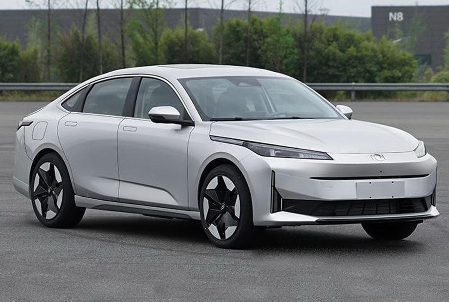 Сверхэкономичный аналог седана Changan Yida: первые фотографии
