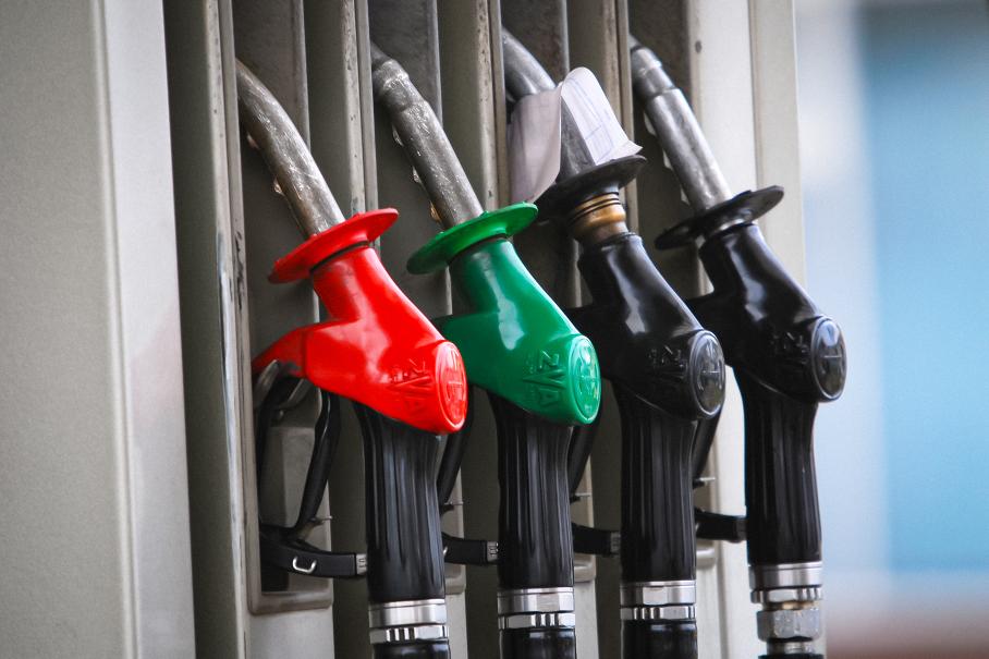 На российских АЗС возник дефицит топлива
