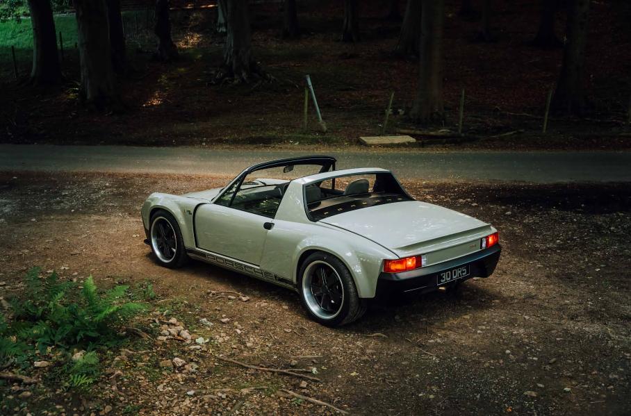 Старенький Porsche 914 превратили в очень дорогой рестомод