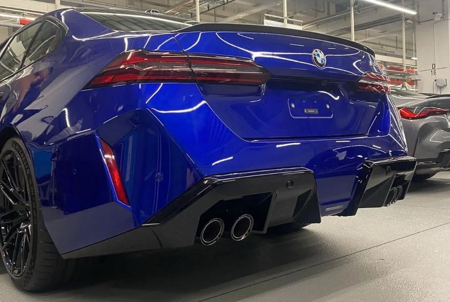 Абсолютно новый BMW M5: первая фотография без камуфляжа